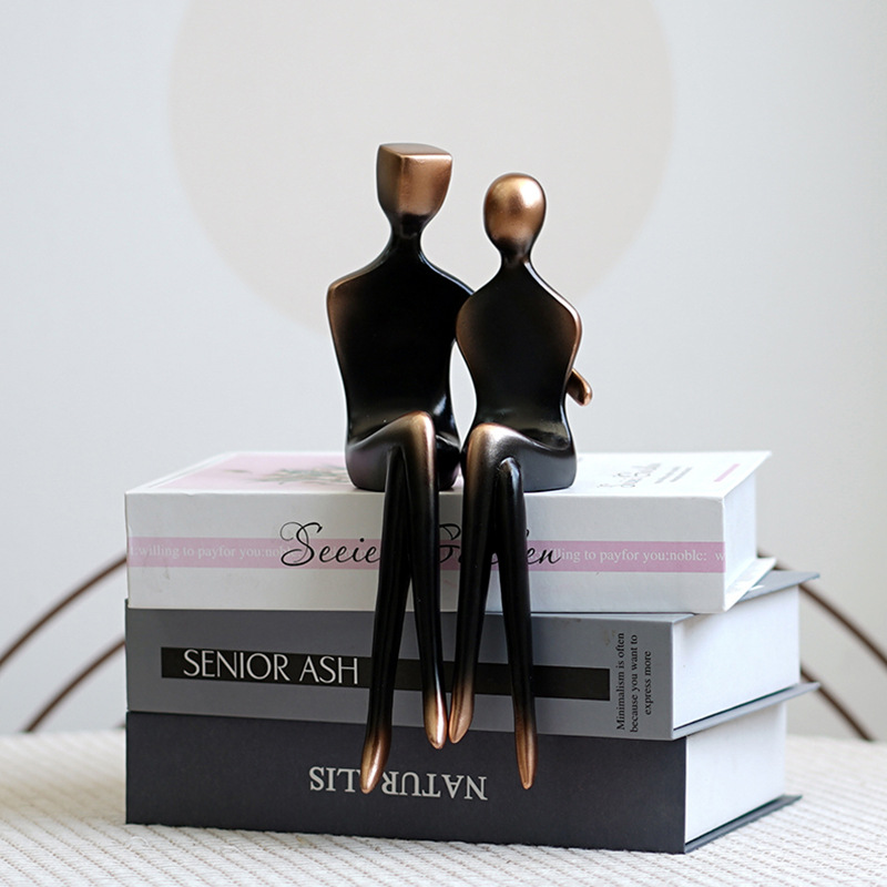 Couple Hugging Sculpture, Home - Resin Art Wedding Gift recension och pris