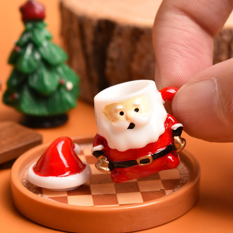 Mini Santa Teacup Ornament - R - Resin Art And Decor recension och pris