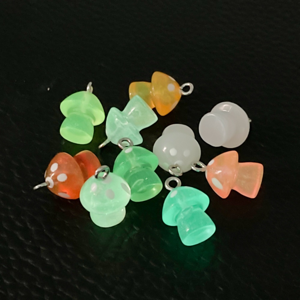16pcs Luminous Mushroom Charms - Resin Art Notes recension och pris